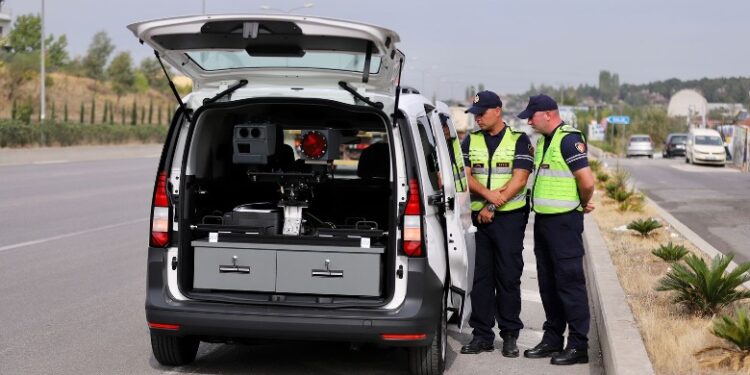 ZBARDHET SKEMA/ Si i zhvasnin policët e Rrugores turistët e huajt, gjoba deri në 500 mijë lekë