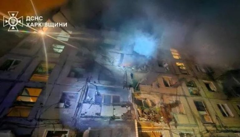 LUFTA/ Kievi lëshon ‘shi’ dronësh ndaj Moskës! Forcat ruse bombardojnë një depo municioni në Ukrainë