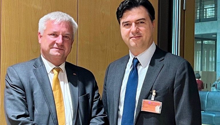 BASHA VIZITË NË BERLIN/ Takim me Knut Abraham e CDU: Lufta kundër korrupsionit sfidë për vendin…