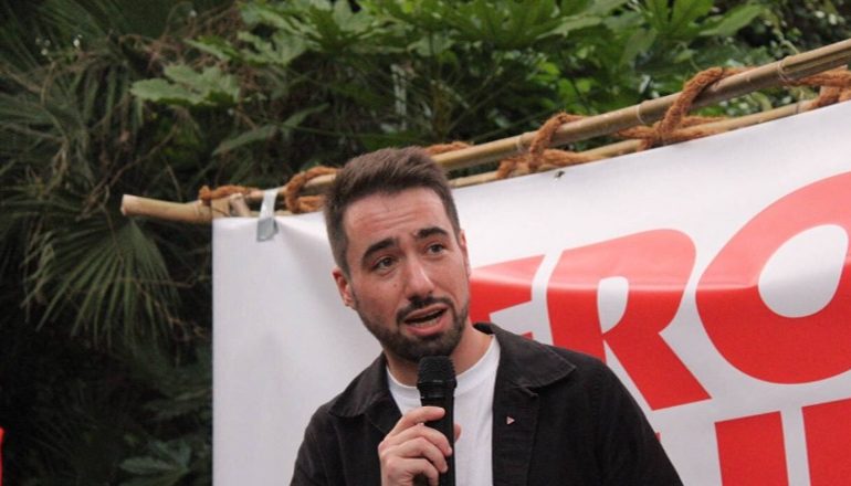 FRANCË/ Deputeti i të majtës ekstreme kapet duke blerë drogë në rrugë