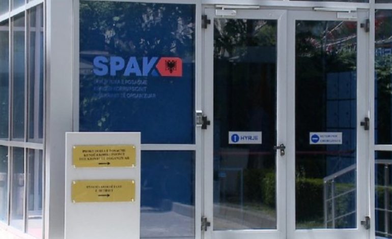 PËRFUNDOJNË AFATET E PARABURGIMIT/ GJKKO nxjerr nga qelia Genti Nderjakun, ja lidhja me atentatin ndaj ish-prokurorit Ndoji