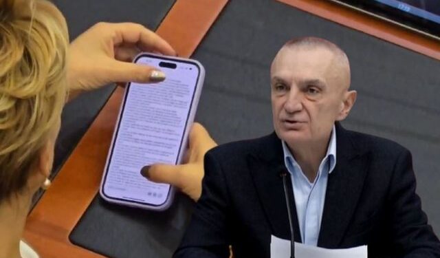 PAMJET/ Monika Kryemadhi lexon reagimin e Metës gjatë seancës së Kuvendit