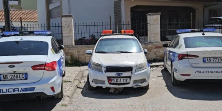“PLAS” SHERRI MES ADOLESHENTËVE NË TIRANË/ 15-vjeçari godet me thikë të miturin, shoku fsheh ngjarjen