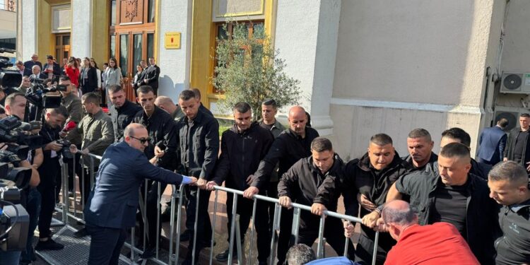 “DO MBANI PËRGJEGJËSI”/ Deputetët e PD letër Spiropalit: Dorëzo pamjet e kamerave të sigurisë! Kush urdhëroi…