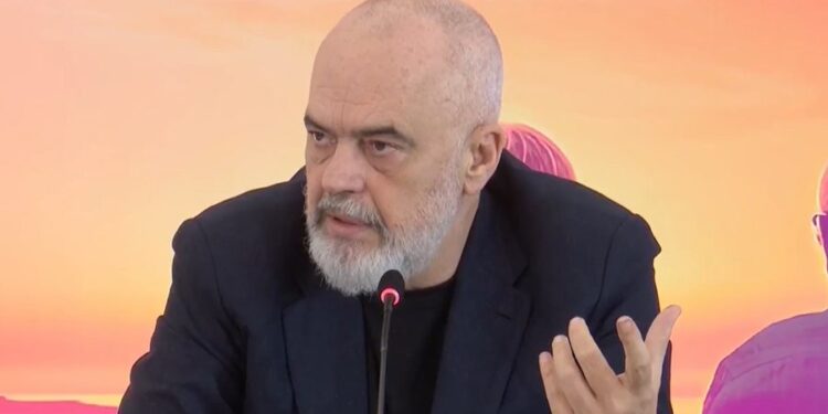 “NUK JU KEMI LËNË PAS PAS DORE”/ Rama me pensionistët: Ja problemi me skemën e pensioneve