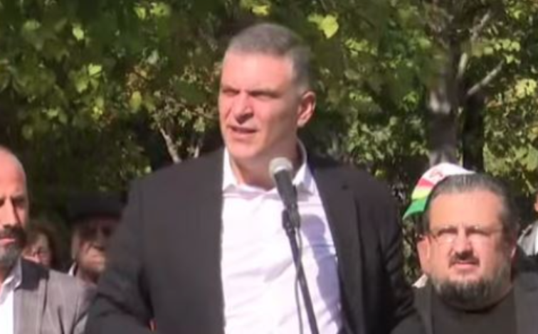 PROTESTA E OPOZITËS/ Tedi Blushi përshëndet Metën nga burgu: Është koha e aksionit
