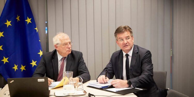 KRITIKON VEPRIMET E KURTIT NË VERI/ Lajçak: Prioritet zbatimi i marrëveshjes Kosovë-Serbi
