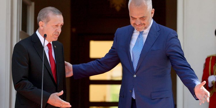 ERDOGAN VIZITON TË ENJTEN TIRANËN/ Presidenti turk do të pritet nga Rama! Zbardhen detajet
