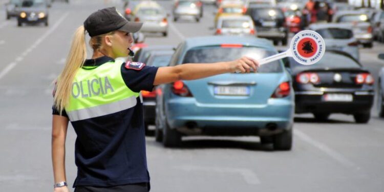 BILANCI I JAVËS/ Me shpejtësi tej normave dhe pa rripin e sigurimit, 23,414 gjoba për shoferët e “pabindur”