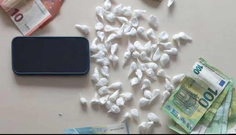 SHPËRNDANIN KOKAINË NË ITALI/ Arrestohen 2 shqiptarë të dyshuar! Njëri u kap në praninë e një 70-vjeçareje