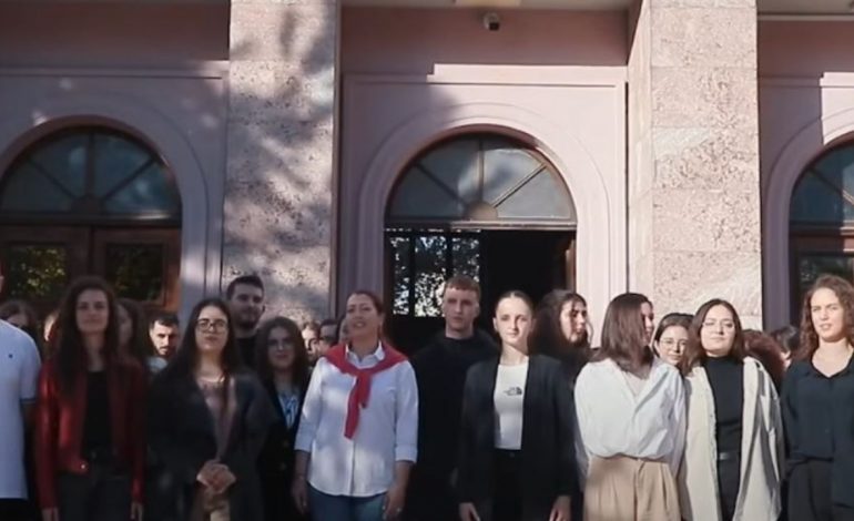 STARTON SOT VITI I RI AKADEMIK/ Mesazhi i ministres së Arsimit: Suksese mbi 20 mijë studentëve të cilët nisin këtë rrugëtim drejt dijes