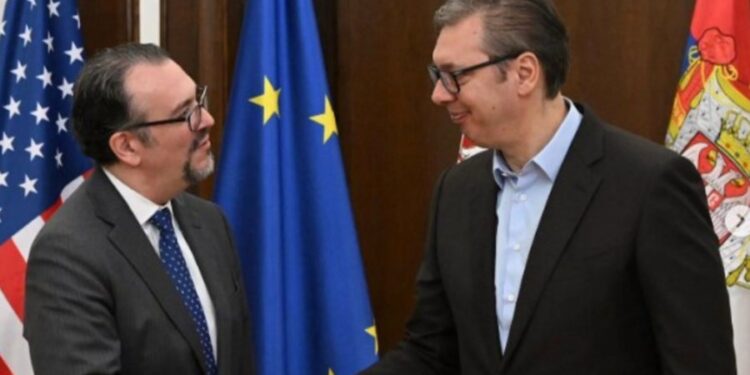 ZYRTARI AMERIKAN NË SHQIPËRI/ Vuçiç i ankohet për Kosovën: Njerëzit atje janë…