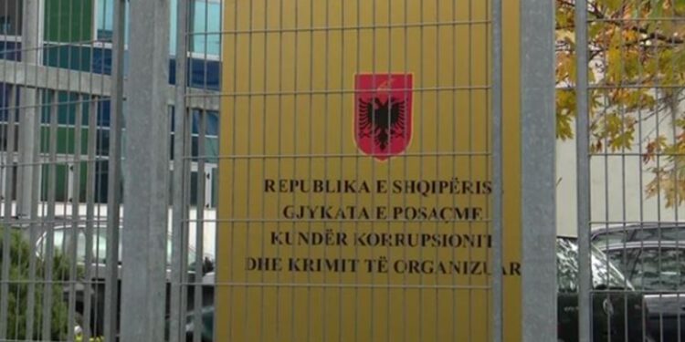 “PLUMBI I ARTË”/ GJKKO pranon gjykimin e shkurtuar për Agim Gjinin, Elvis Koçin dhe Ilirian Feçin