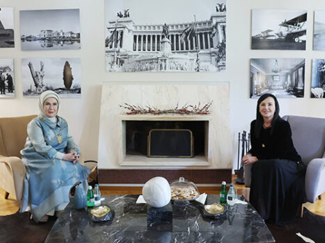 FOTOLAJM/ Zonja e Parë e Turqisë takim me Linda Ramën, Emine Erdogan: Diskutuam për çështje që do të forcojnë më tej lidhjet historike