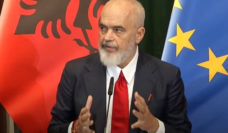 INTERVISTA/ Kampi në Gjadër, Rama për ‘La Repubblica’: Emigrantët nuk mund të largohen nga objektet dhe të lëvizin lirshëm…