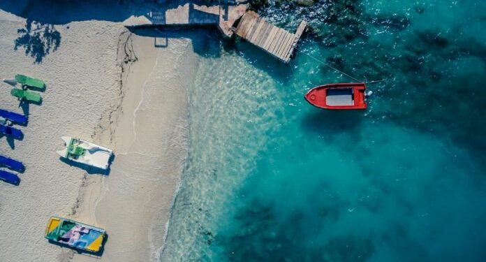 JEHONË TURIZMIT/ Media franceze “Luxus Magazine”: Shqipëria, destinacioni turistik më trendi i momentit