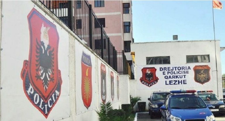 DHUNOI BASHKËSHORTEN/ Policia i gjen në shtëpi edhe një pistoletë. Arrestohet 37-vjeçari