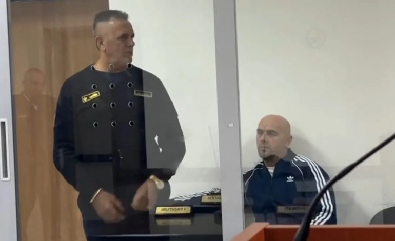 “DO VIJË EDHE MOMENTI JUAJ”/ Dan Hutra del para gjykatës, “shfryhet” duke kërcënuar gazetarët