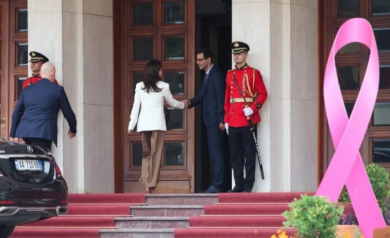 PAS TENSIONEVE NË KUVEND/ Spiropali takim “kokë më kokë” me presidentin Begaj! Për çfarë do diskutojnë