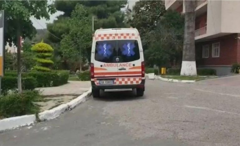 E RËNDË NË ELBASAN/ E zë poshtë pema që po e priste me motorsharrë, ndërron jetë 53-vjeçari