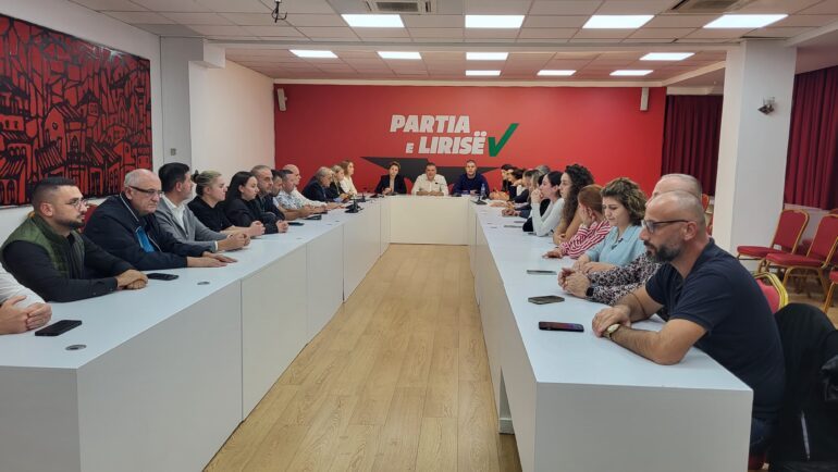 ARRESTIMI/ Kryesia e PL merr vendimin: Vijojmë aktivitetin nën drejtimin e Metës…