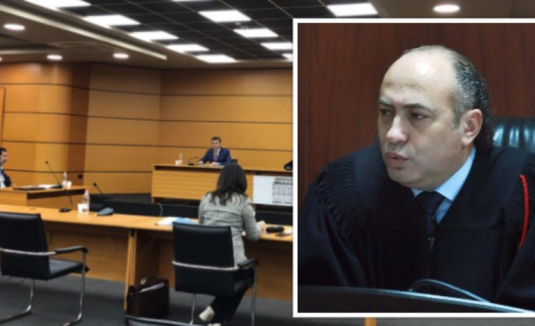 I DOLI EMRI NGA BISEDAT E “SKY ECC”/ Thirret në SPAK ish-gjyqtari Besnik Hoxha