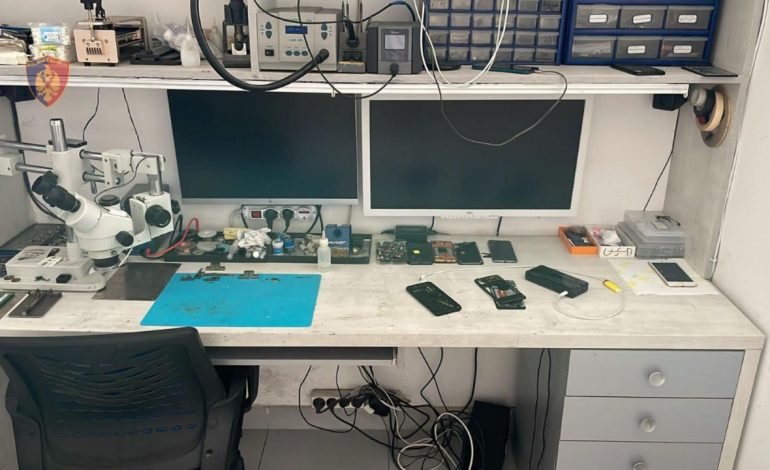 ZHBLLOKONTE TELEFONAT, I FORMATONTE DHE I SHISTE/ Pranga 36-vjeçarit në Tiranë! Mbi 400 raste vjedhje të dhënash