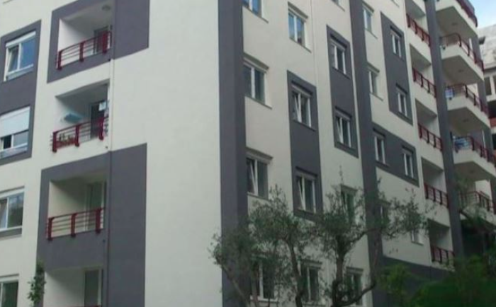 ÇFARË NDODHI? Sekuestrohet pallati në Durrës. Dyshohet se është vendosur me para krimi