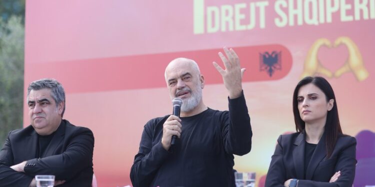 “RROGAT E DEPUTETËVE NUK NDIKOJNË TEK PENSIONET”/ Rama premton “bonusin e madh” për fundvitin