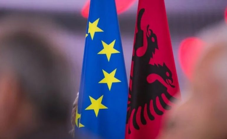 “OBJEKTIV, MBYLLJA E NEGOCIATAVE”/ Zbardhet progres raporti i Brukselit: Ja kur mund të anëtarësohet Shqipëria