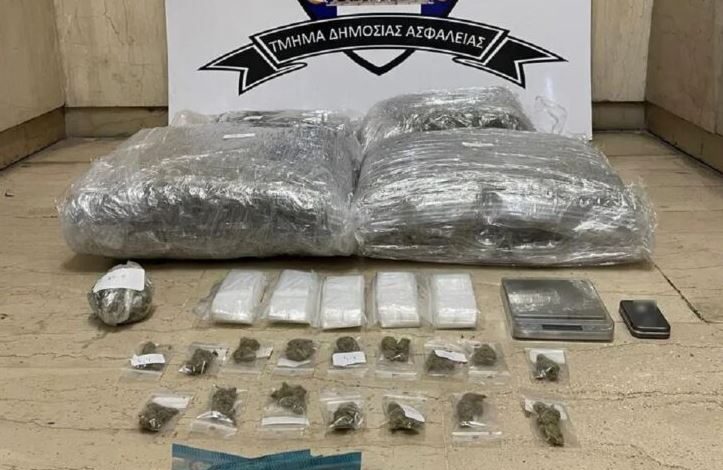 E PËSOJNË KEQ/ Kapen me 7 kg marijuanë, arrestohen shqiptari e greku