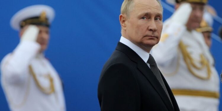 “NUK JAPIM TOKË PËR UKRAINËN”/ Putin: Bashkëpunimi ushtarak me Penianin është puna jonë
