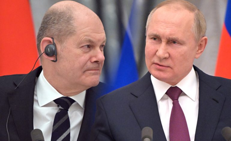 RUSI/ Kremlini mirëpret synimin e Scholz për të zhvilluar bisedime me Putinin