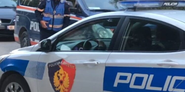AKSIDENT NË TUNELIN E KËRRABËS/ Përplasi efektivin nën efektin e drogës, arrestohet 21-vjeçarja