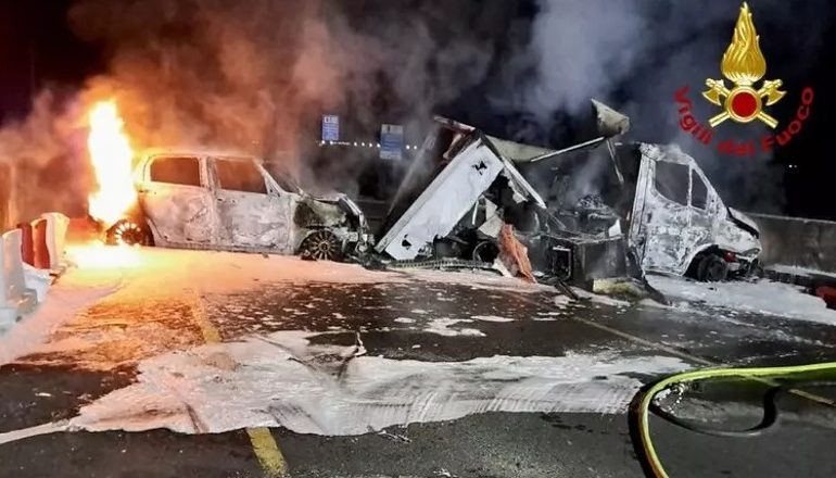 GRABITEN ZYRTARËT E DHL-SË NË ITALI/ Hajdutët vjedhin kamionë dhe pajisje me vlerë mbi 1 milion euro