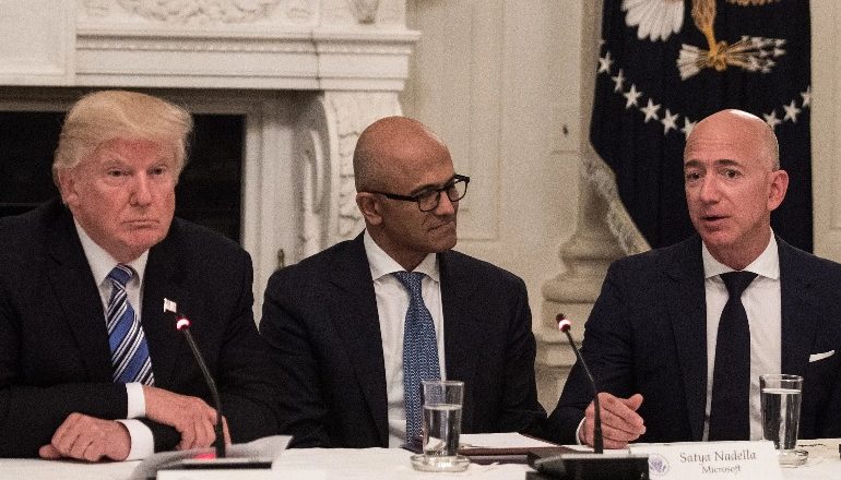 SHBA/ Miliarderi amerikan Jeff Bezos uron Trump për fitoren