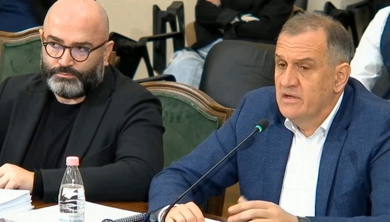 DËSHMIA TEK KOMISIONI I STERILIZIMIT/ Beqaj dy kërkesa për komisionin: Më lejoni të…