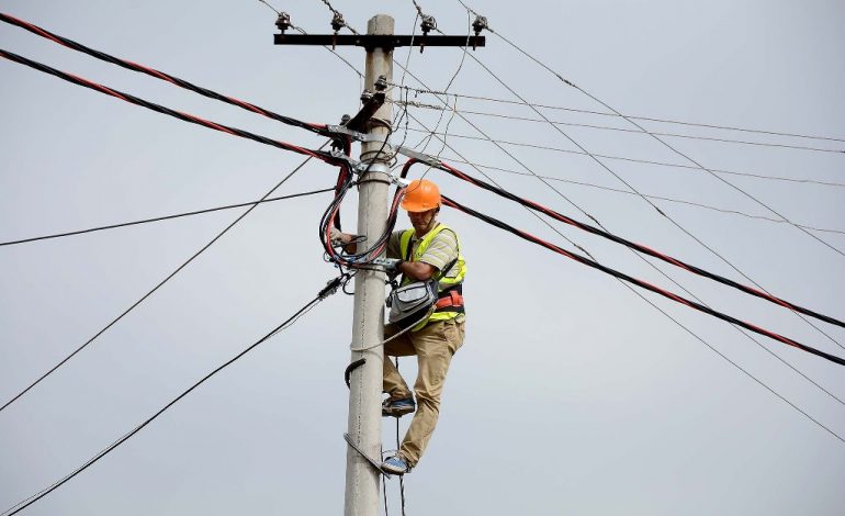 RESHJET E DENDURA TË SHIUT DHE ERA E KEQE/ Rreth 6 mijë banorë në zonën e Krujës pa energji elektrike