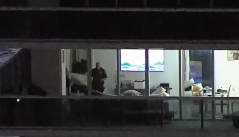 TRONDITET SHBA/ Vriten me armë zjarri brenda shtëpisë çifti i shqiptarëve
