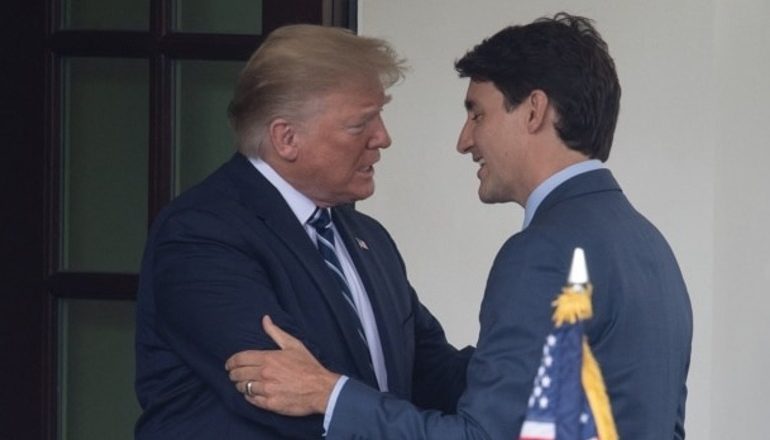 “TAKIM PRODUKTIV”/ Trump pret në rezidencën e tij kryeministrin kadanez: Diskutuam mbi kufirin dhe tregtinë