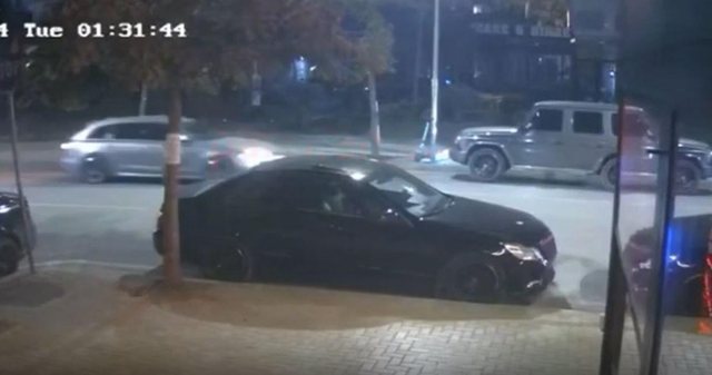 AUDI I KALON PRANË DHE E QËLLON DISA HERË/ PAMJE nga afër! Momenti i vrasjes së Klaudio Prendit