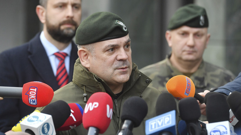 “MOSKA, KËRCËNIM REAL”/ Shefi i ushtrisë së Polonisë kërkon përgatitje për luftë me Rusinë