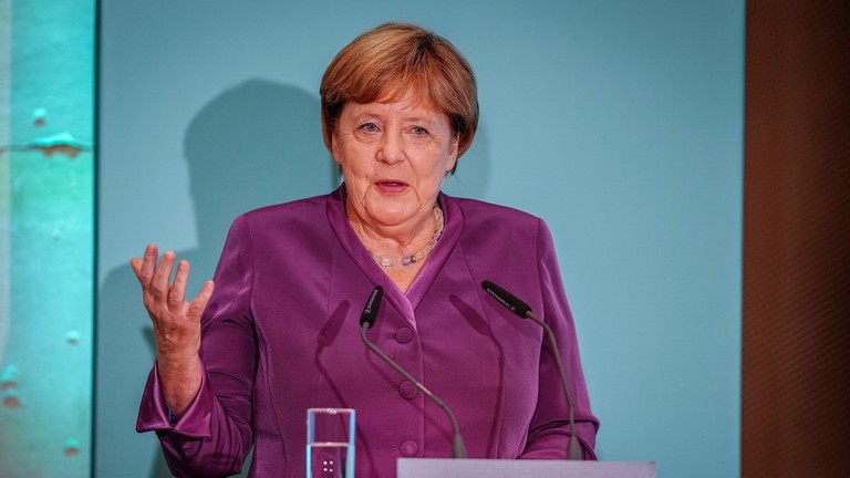 “ZGJIDHJA PËR UKRAINËN S’MUND TË JETË USHTARAKE”/ Angela Merkel: E vetmja rrugëdalje është dialogu
