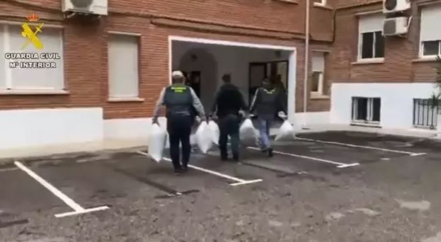 KISHTE SI DESTINACION EURPËN/ Zbulohet shtëpia e barit në Spanjë, arrestohen 2 shqiptarë