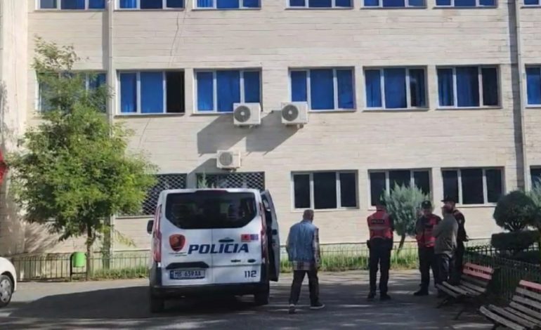DETAJET/ Si ra policia në gjurmët e pedagogëve të korruptuar të universitetit “Aleksandër Xhuvani”? 6 në pranga, 1 në kërkim