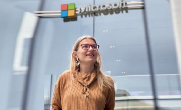 HISTORI SUKSESI/ Një tjetër SHQIPTARE në krye të projekteve me inteligjencë artificiale në Microsoft, njihuni me Florida Doçi