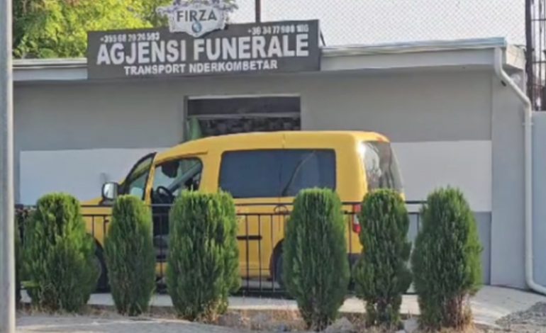 NUK KA QETËSI NË SHKODËR/ Pas tritolit në agjencinë e funeralit, i hedhin në erë derën e banesës