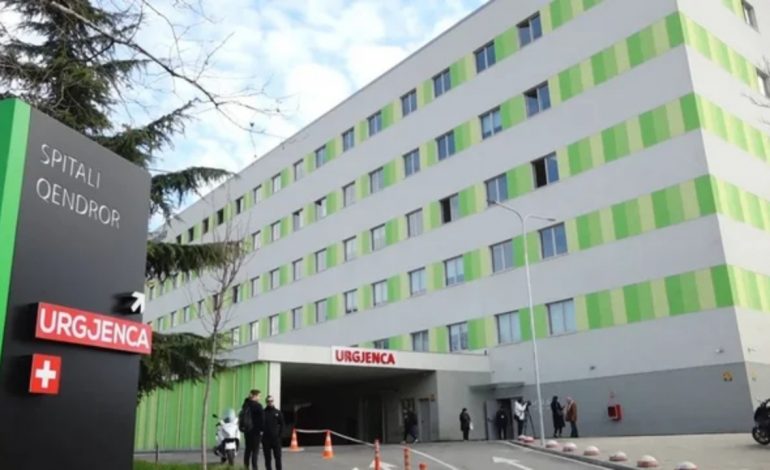 NDODH EDHE KJO/ 36-vjeçari kërcënon infermieren tek QSUT! Sherr edhe me policinë