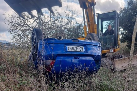 MAKINA BIE NË KANAL/ Drejtuesi 33-vjeçar gjendet i vdekur brenda në mjet
