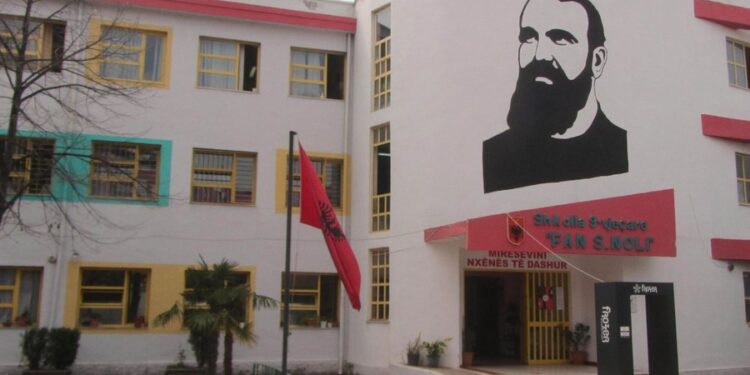 TRONDITET TIRANA/ Sherr te shkolla “Fan Noli”, 14-vjeçari vritet me thikë në zemër